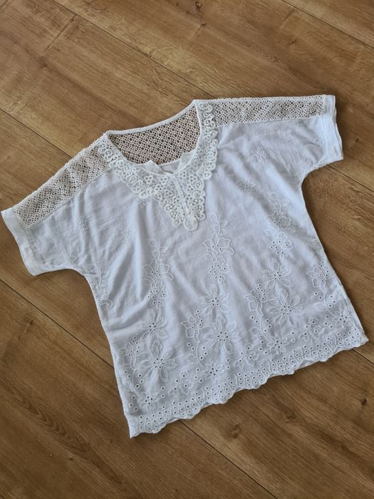 Bluzka XXL biała wykończenia koronka bawełna