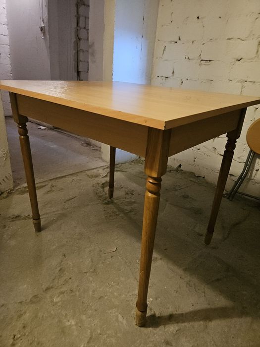 Sprzedam stół 80x90 rozkładany