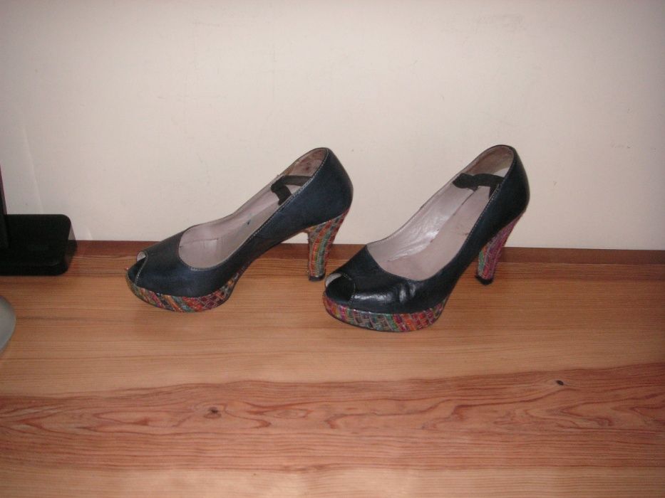Sapatos Salto Alto em Pele T/37