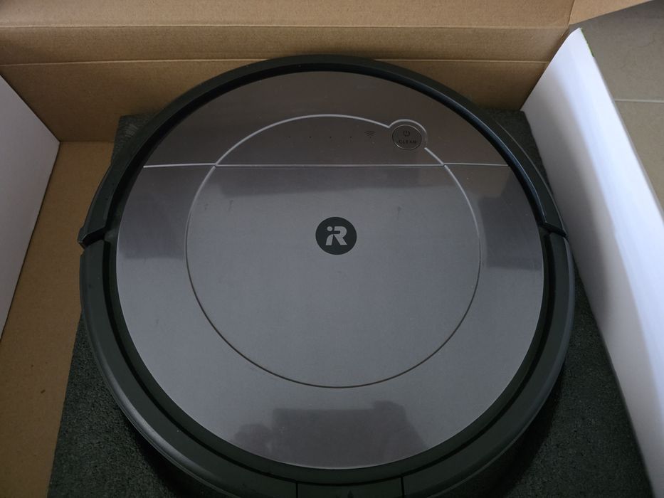 iRobot Roomba Combo - vacuum & mop
