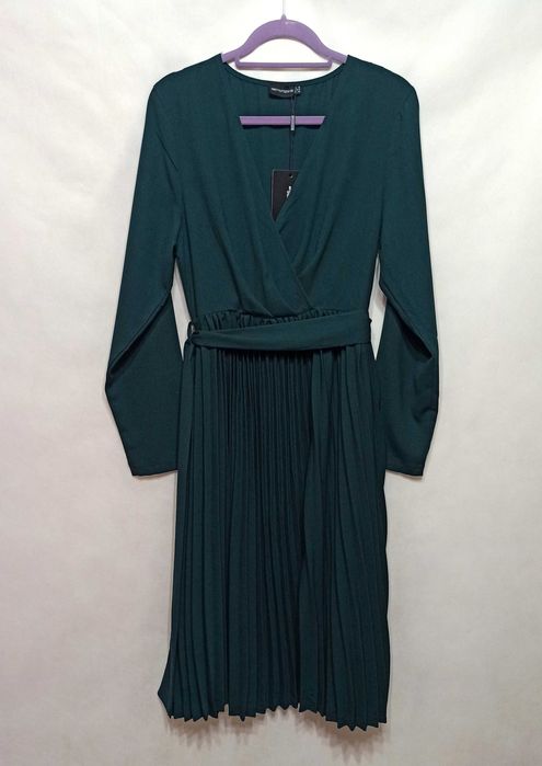 Zielona sukienka plisowana midi Prettylittlething kopertowa 42 XL