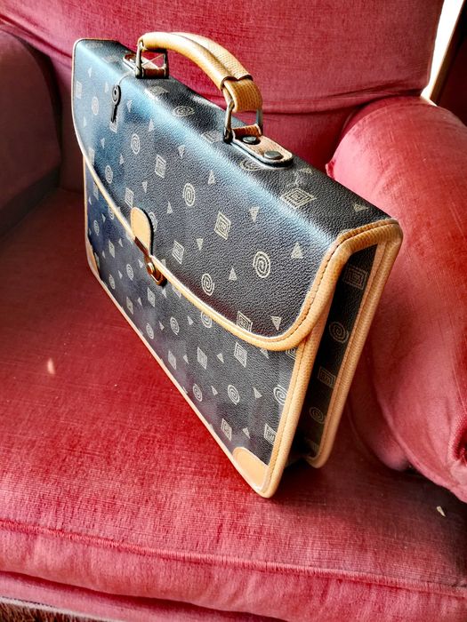 Pastas novas e elegantes