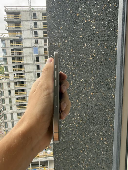 iPhone 15 Pro 128 GB, Titanium Natural
