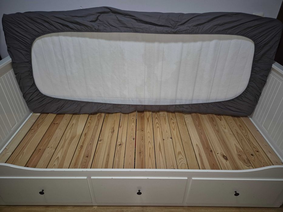 Łóżko Hemnes Ikea z materacem