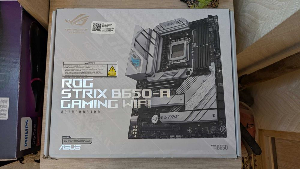 Материнська плата ASUS ROG STRIX B650-A GAMING WIFI | AM5 AMD B650 | Ryzen 3/5/7/9 7000/8000/9000 | EPYC 4004/4005