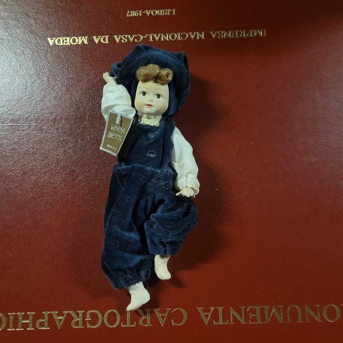 Bonecas de porcelana