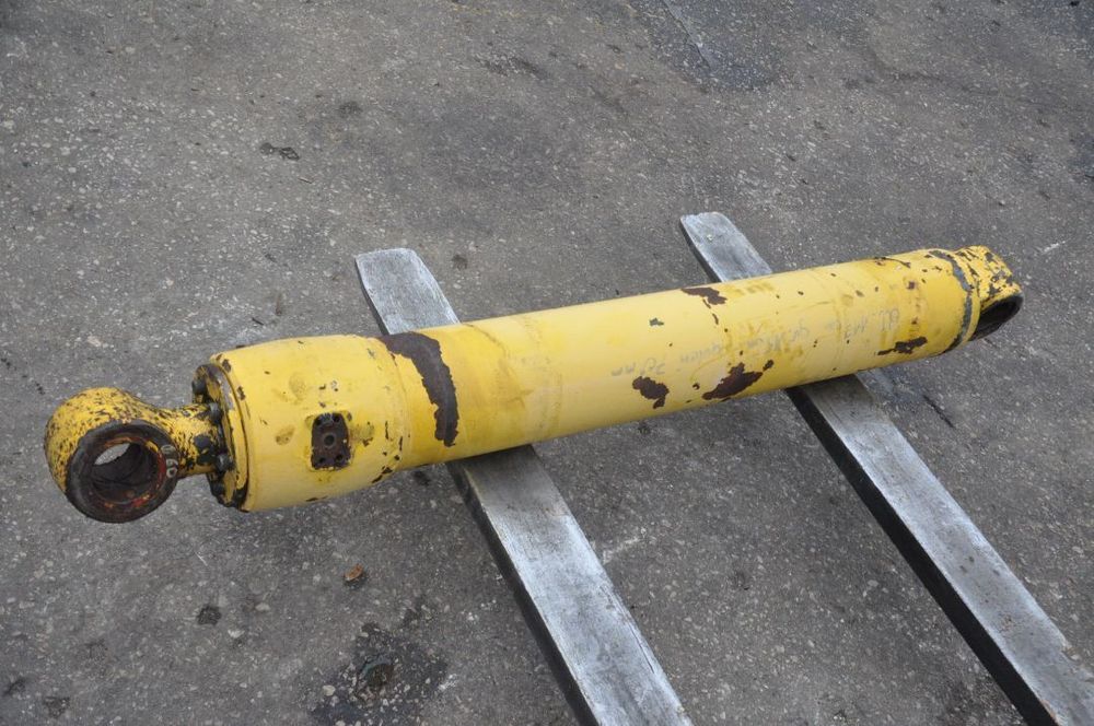 SIŁOWNIK HYDRAULICZNY KOMATSU PW 75R 95 DŁ. 117 CM