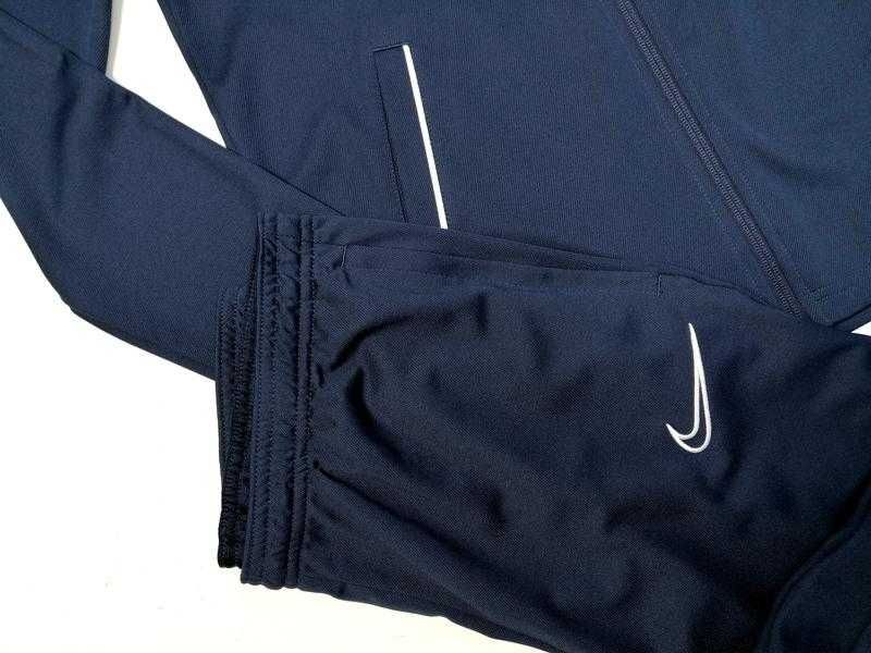 Мужской спортивный костюм Nike