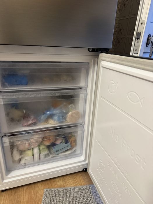 Frigorifico combinado Samsung 365L inox