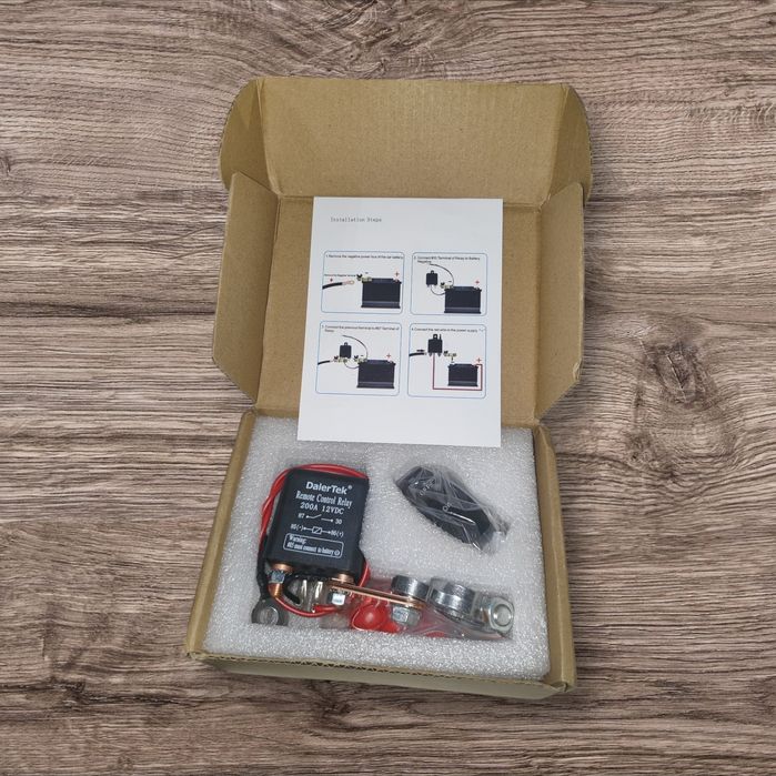 Дистанційний вимикач маси Daier Tek 12В 200А з двома пультами