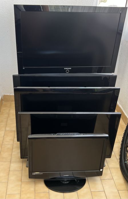 Televisores para peças,algumas estão a funcionar.