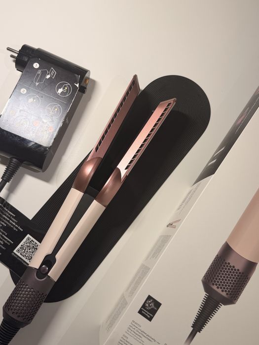 Dyson Airstrait з гарантією на 2 роки
