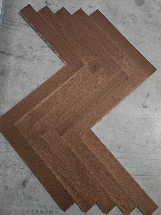 Jodełka klasyczna dąb lakier choco 13x70x490 (warstwa 6mm) 28,5 m2