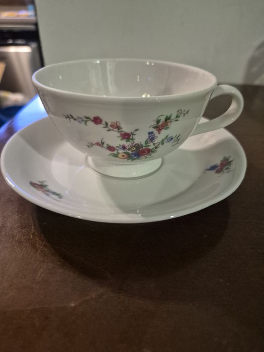 Filiżanka z podstawką  Karolina Poland