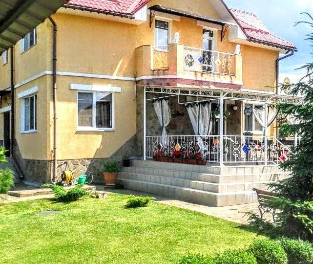 #273 Великий будинок для компаній подобово