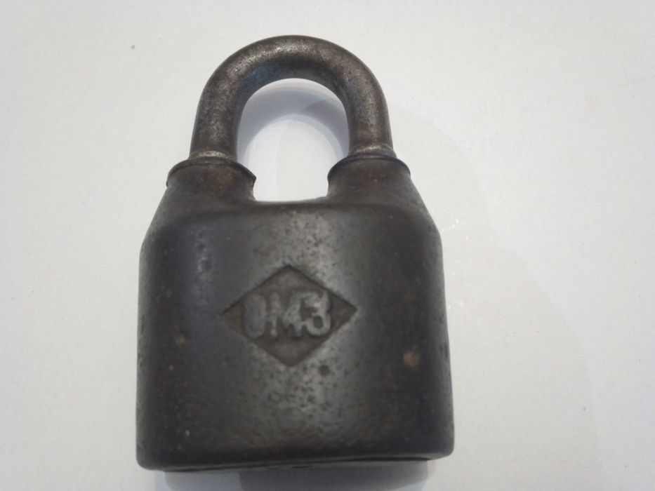 Замок навісний антикварний ..