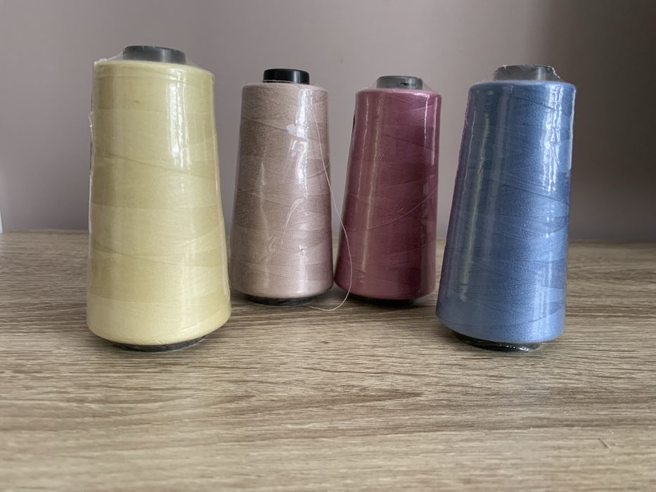 Нитки для шиття, для оверлока 2500м crelando