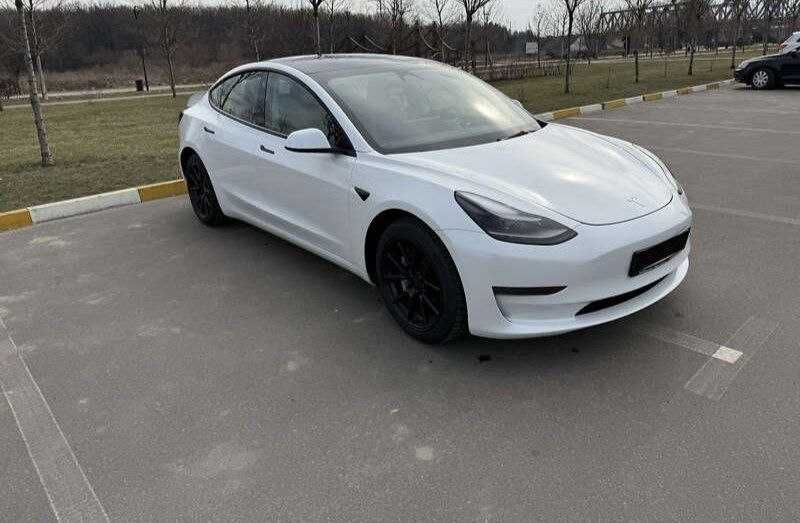 Tesla Model 3 2023