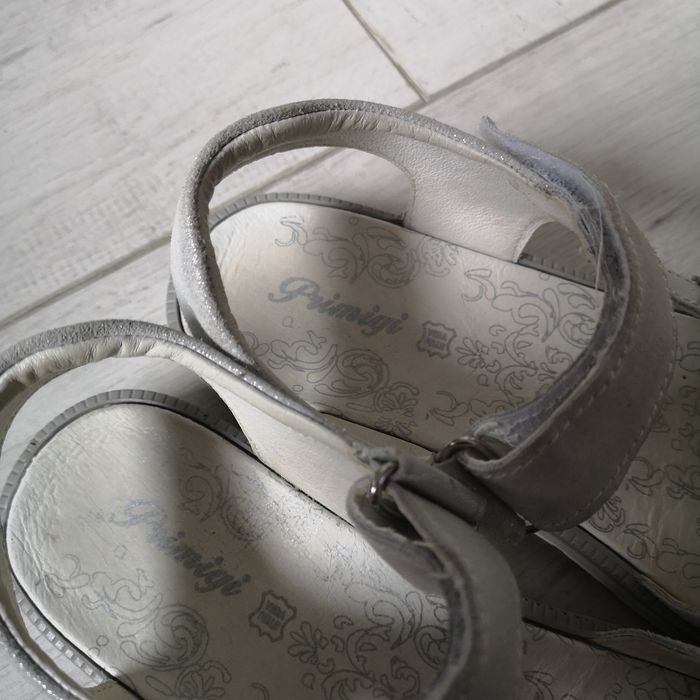 Sandały Primigi biale/ perlowe