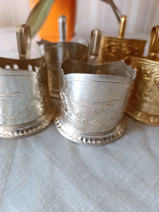 Продам залізні коробочки 7 см на 5,5 см висота 5 см підстаканники.