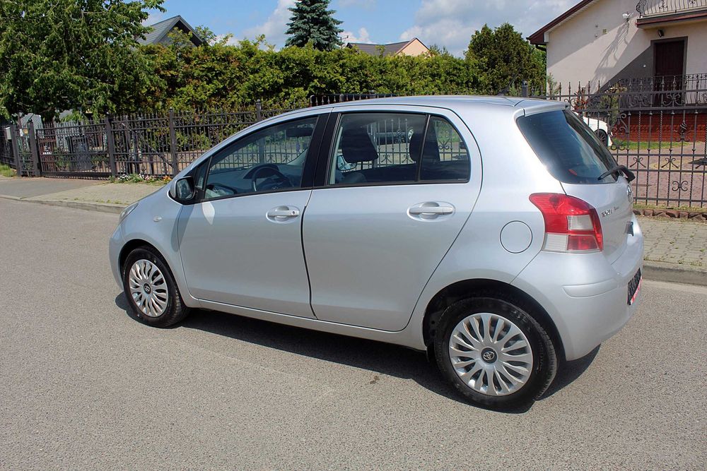 Toyota Yaris.Piekne auto w super stanie.Bezwypadkowy