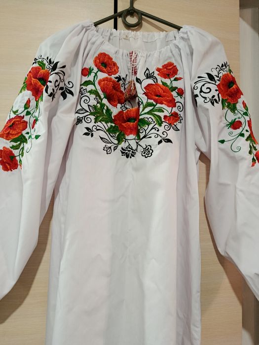 Продам вишиванку жіночу. Вишиванка