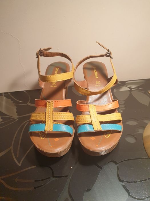Sandały na koturnie Graceland r.38