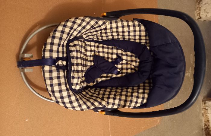 Fotelik/nosidełko firmy Deltim grillo 0-13 kg śpiworek, wkładka, folia