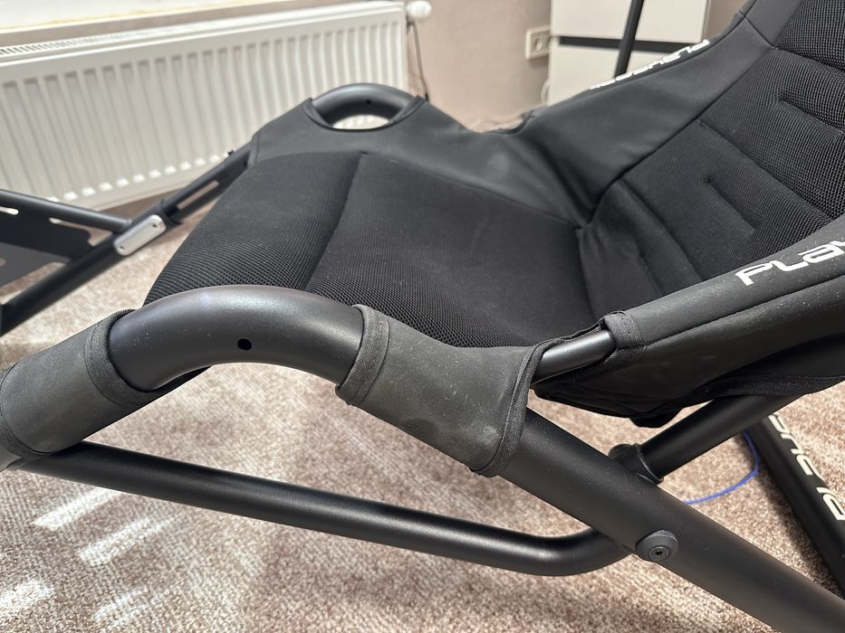 Крісло для симрейсингу Playseat Trophy