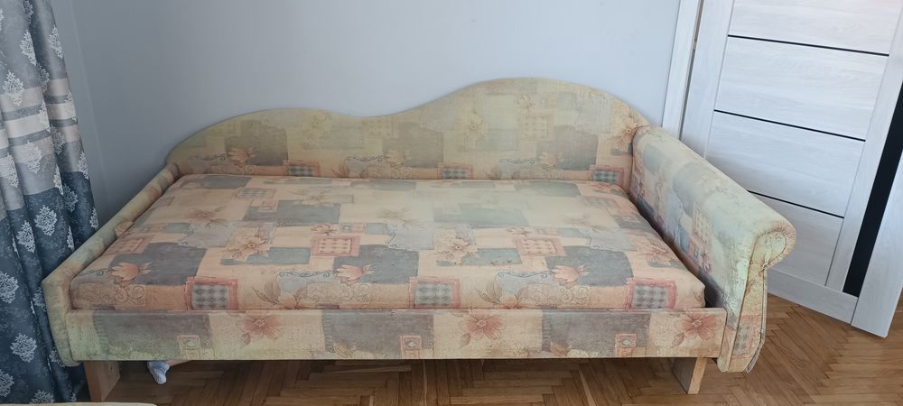 Продається диван- ліжко для підлітка або для дорослого