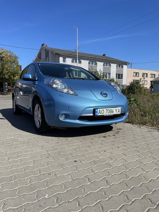 Nisan leaf 2012