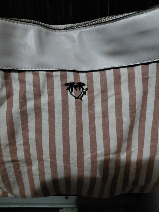 Mala de senhora em bom estado geral 4€