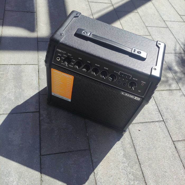 Wzmacniacz gitarowy Line 6 Spider IV 15