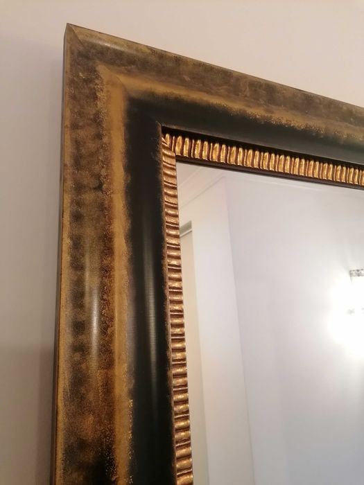 Espelho com moldura