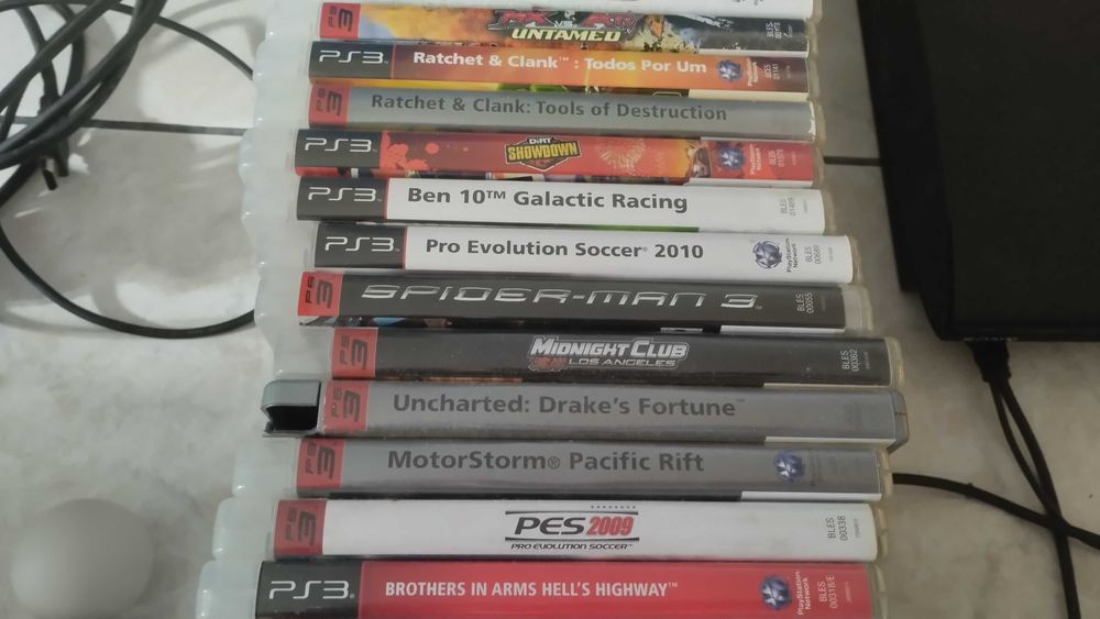 PS 3 500 gb + 30 jogos e acessórios