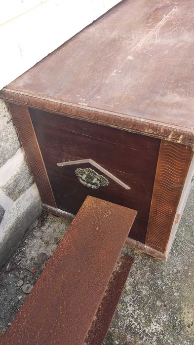 Bau de madeira tradicional