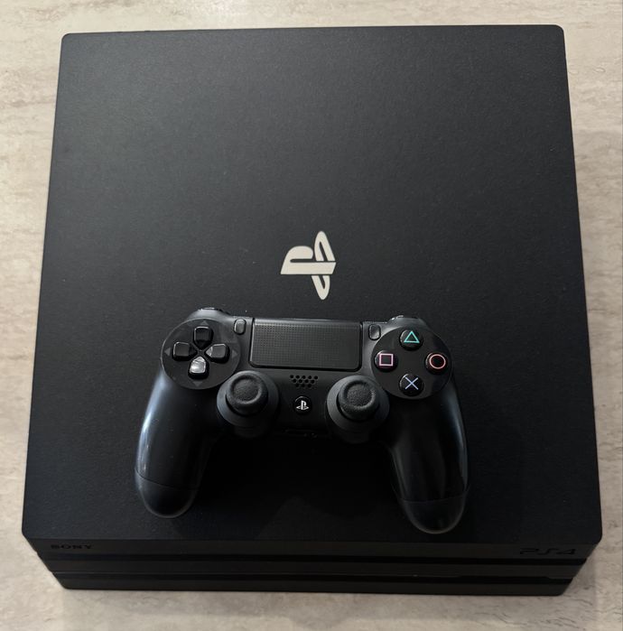 Ігрова приставка Sony PS4 Pro 1TB