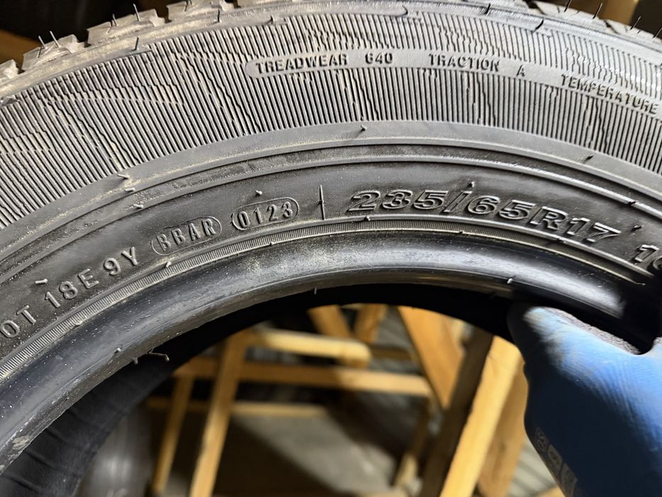 Шини літо як нові 235/65R17 NEXEN HTX RH5 23рік 2шт 8мм