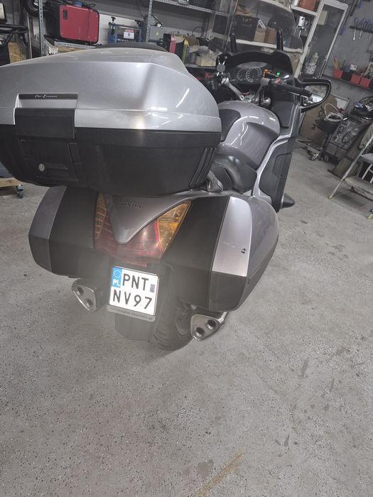 Honda st 1300  2002 r