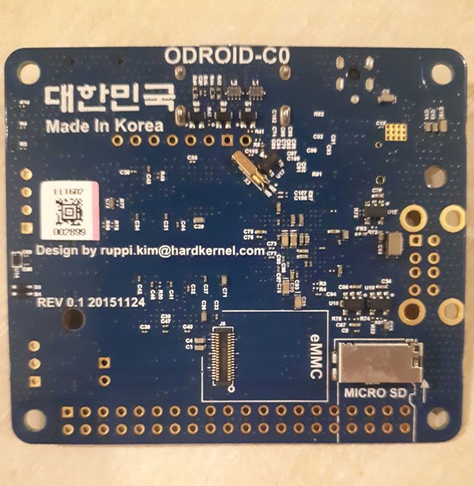 Odroid C0 зі встановленою Ubuntu Mate 20.04 та блоком живлення