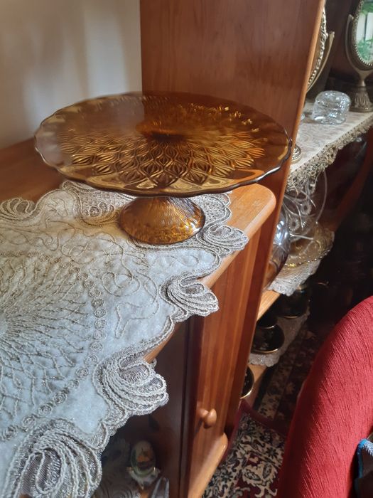 Miodowa Duża patera-tortownica "Migdały "