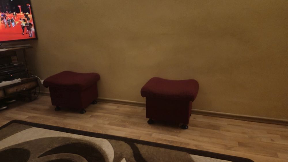 Oddam dwie Pufy buraczkowe