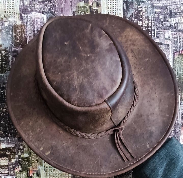 Ковбойска шляпа. Виробництво Австралія.

НАТУРАЛЬНА ШКІРА

ВИРОБЛЕНО В