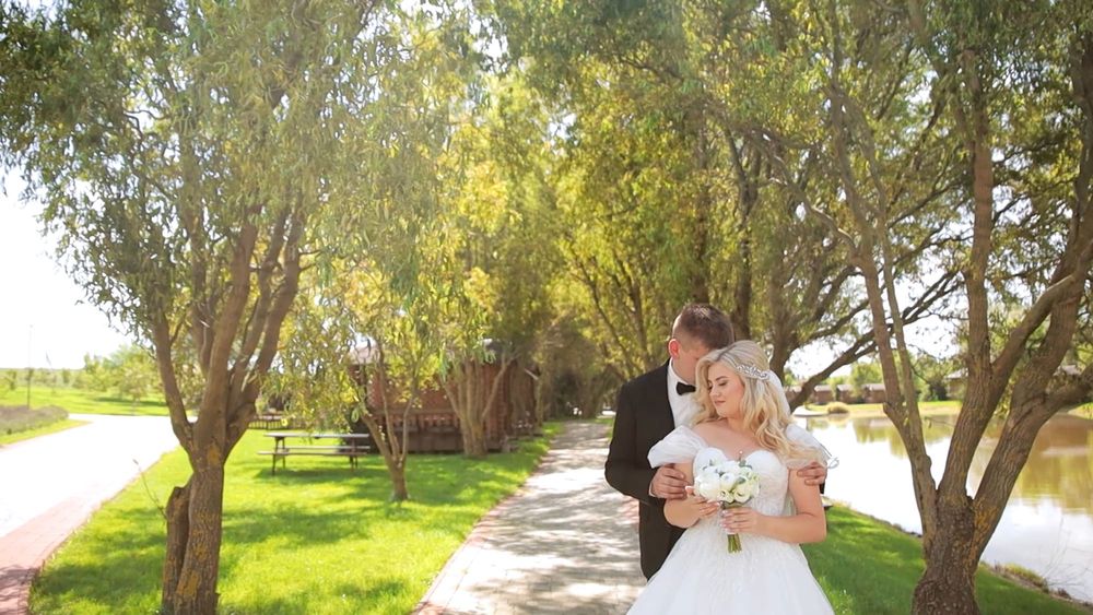 Весільне плаття, весільна сукня.