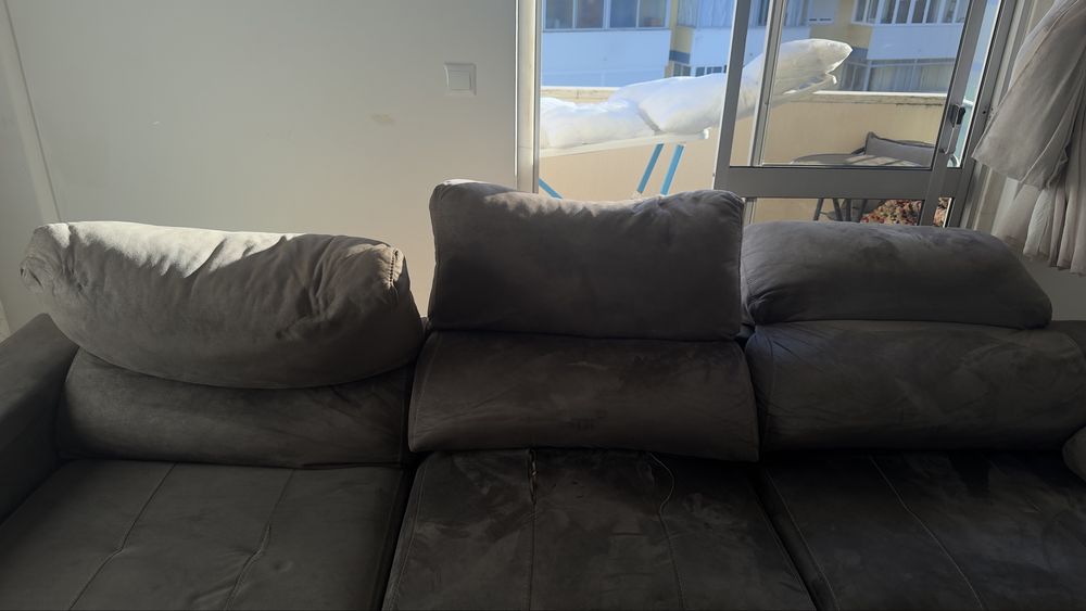 Sofá 3 Lugares com Chaise-Longue, Baú, Assentos Deslizantes e 2 Pufes
