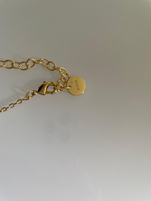 Piekni naszyjnik z perelka Dior