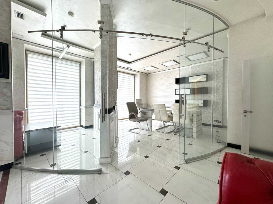 Продаж комерційного приміщення з ремонтом під офіс, клініку, послуги.