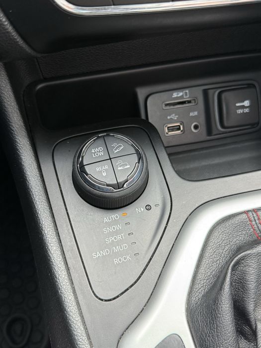 Jeep Cherokee trailhawk 2015