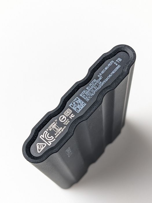 Samsung T7 Shield 2TB SSD диск