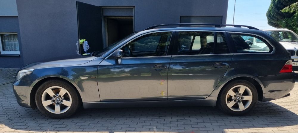 BMW 5 E61 2.0 lift 520d m47 manual doinwestowane bdb stan .